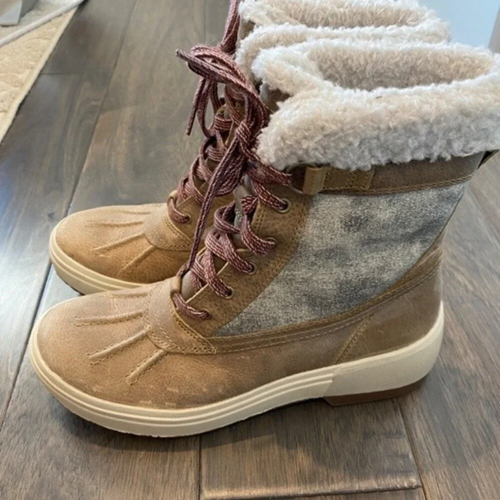Merrell Tan Haven Mid Lace Up Polar Waterproof Boot - Size 7 - EUC
